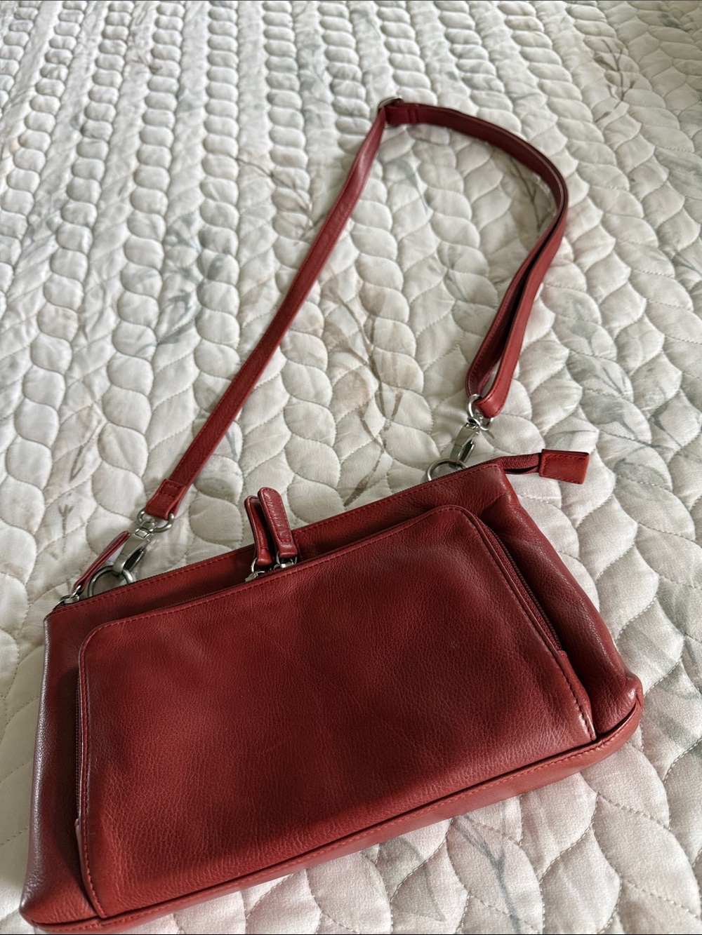 Minimalist Redish Leather Crossbody Bag with Front Pocket